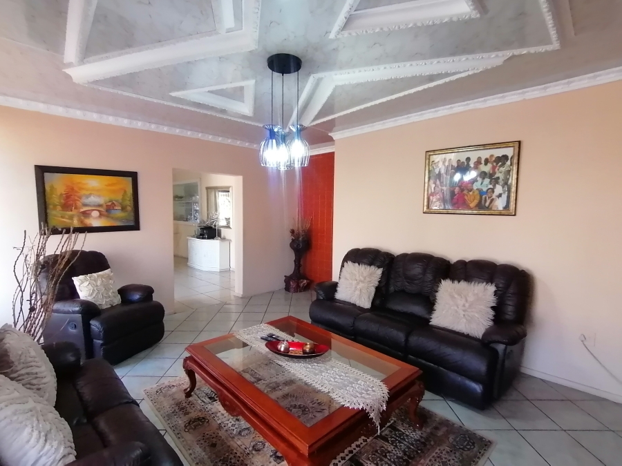 3 Bedroom Property for Sale in Roosheuwel Ext 2 North West